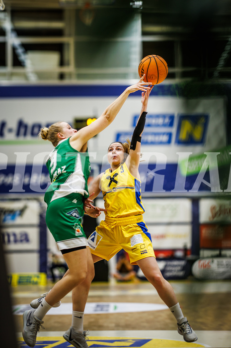 Basketball, Win2Day Basketball Damen Superliga 2023/24, Playoff, Finale Spiel 3, SKN St. Pölten, UBI Graz, Simone Schwarzinger (7), Anna Kolyandrova (2)