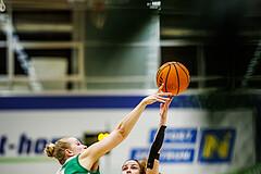 Basketball, Win2Day Basketball Damen Superliga 2023/24, Playoff, Finale Spiel 3, SKN St. Pölten, UBI Graz, Simone Schwarzinger (7), Anna Kolyandrova (2)