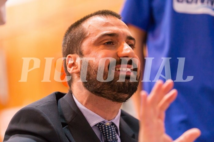 Basketball, ABL 2017/18, Grunddurchgang 7.Runde, Oberwart Gunners, Fürstenfeld Panthers, Lluis Pino Vera (Coach) Basketball, ABL 2017/18, Grunddurchgang 7.Runde, Oberwart Gunners, Fürstenfeld Panthers, Lluis Pino Vera (Coach)