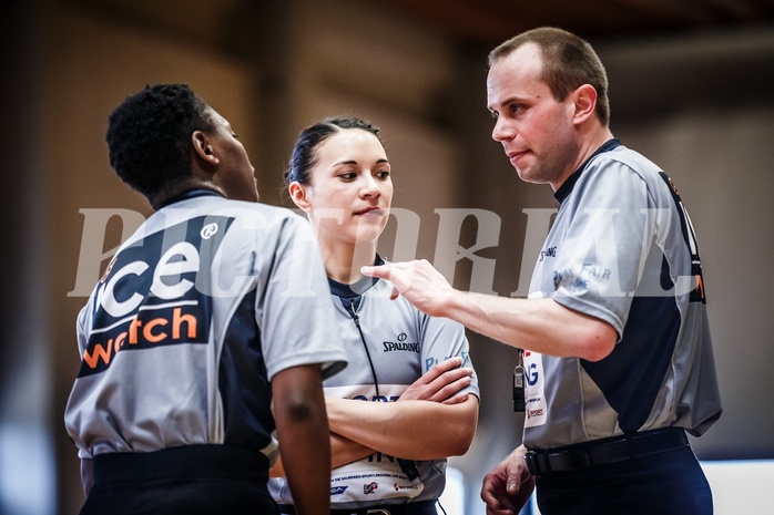 Basketball, 2.Bundesliga, Playoff HF Spiel 2, Mattersburg Rocks, Vienna D.C. Timberwolves, Referees