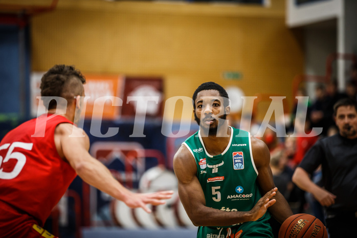 Basketball, bet-at-home Basketball Superliga 2021/22, Grunddurchgang 5.Runde, Traiskirchen Lions, Kapfenberg Bulls, Joshua Scott (5)