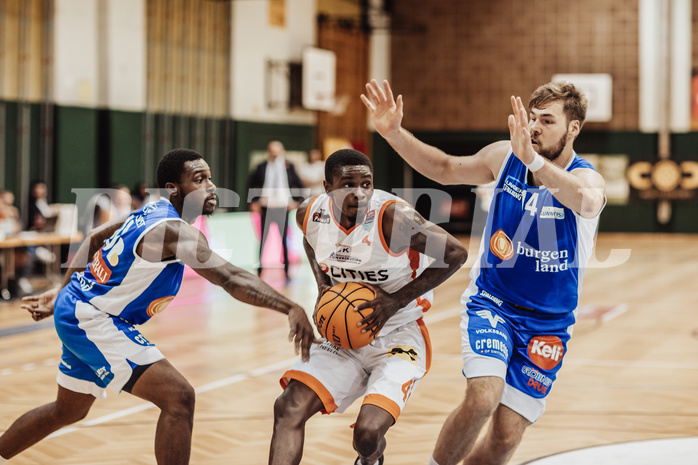 Basketball, Basketball Superliga 2023/24, Grundduchgang 2.Runde, Fürstenfeld Panthers, Oberwart Gunners, Trevion Lamar (10), Kevin Hunt (4), Daniel Köppel (14)
