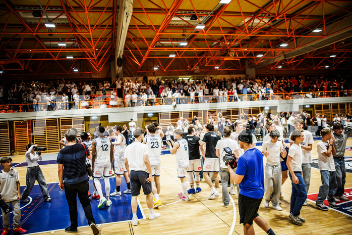 Basketball, Win2Day Superliga 2024/25, Playoffs Viertelfinale Spiel 4, BBC Nord Dragonz, Flyers Wels, Publikum, Fans, feature