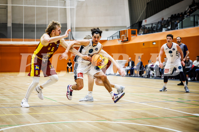 Basketball, Basketball Zweite Liga 2024/25, Grunddurchgang 20.Runde, Vienna Timberwolves, Traiskirchen Lions NexGen, Georg Gentner (6), Armin Karian (7)
