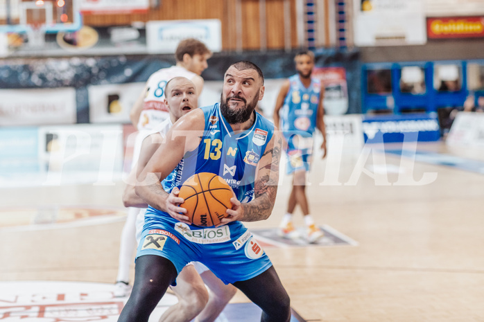 Basketball, Basketball Superliga 2023/24, Grunddurchgang 17.Runde, Oberwart Gunners, SKN St. Poelten, Sebastian Kaeferle (7), Nebojsa Dukic (13)