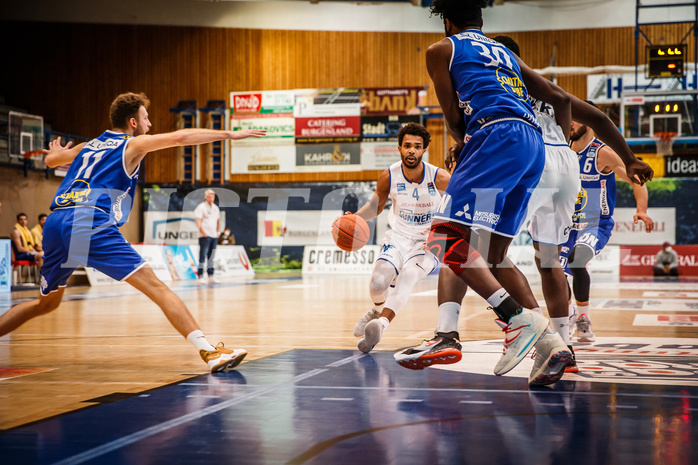 Basketball, bet-at-home Basketball Superliga 2021/22, Grunddurchgang Runde 8, Oberwart Gunners, Gmunden Swans, Connor Cashaw (4)