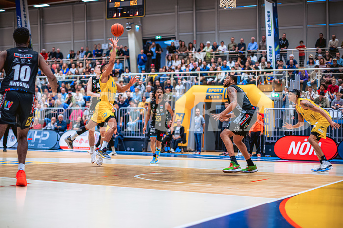 Basketball, Win2Day Superliga 2022/23, Viertelfinale Spiel 4, SKN St. Pölten Basketball, Raiffeisen Flyers Wels, Michael Holton Jr. (14)