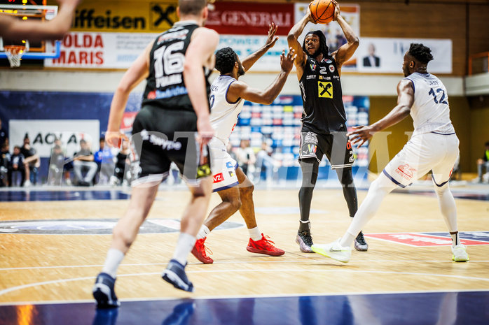 Basketball, Win2Day Superliga 2024/25, Playoffs Viertelfinale Spiel 4, BBC Nord Dragonz, Flyers Wels, Damion Rosser (2)