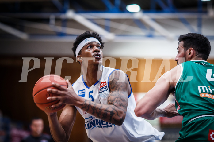 Basketball, bet-at-home Basketball Superliga 2021/22, Playoffs, Viertelfinale Spiel 3, Oberwart Gunners, Kapfenberg Bulls, Rob Howard (5)