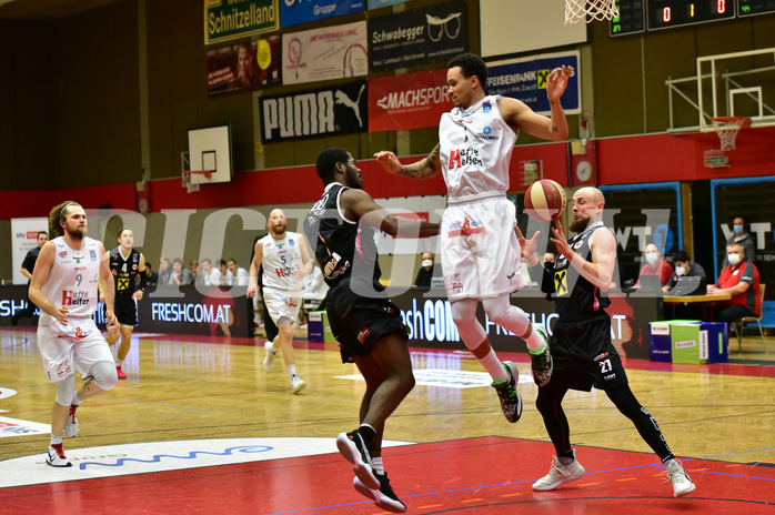 Basketball Superliga 2020/21, Grunddurchgang 11.Runde Flyers Wels vs. Kapfenberg Bulls, Austen Awosika (1), Christian Von Fintel (27)


