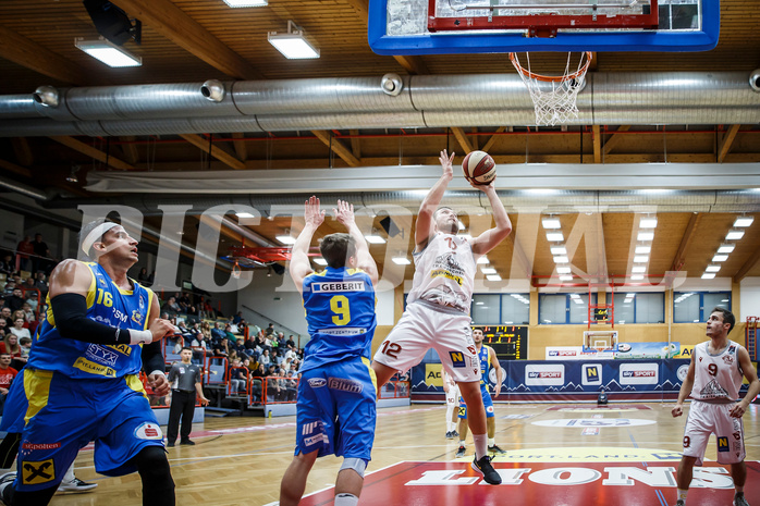 Basketball, Admiral Basketball Superliga 2019/20, Grunddurchgang 9.Runde, Traiskirchen Lions, SKN St. Pölten, Matija Radanovic (12)
