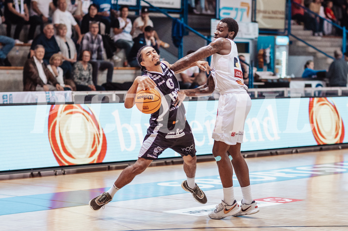 Basketball, Basketball Superliga 2023/24, Grundduchgang Runde 4., Oberwart Gunners, Kapfenberg Bulls, Noah Baumann (4), Shaquille Rombley (5)