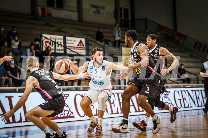 Basketball, bet-at-home Basketball Superliga 2020/21, Grunddurchgang, 4. Runde, Oberwart Gunners, Raiffeisen Flyers Wels, Ignas Fiodorovas (5)