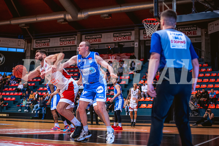 Basketball, Win2Day Superliga 2022/23, 8. Platzierungsrunde, BC Vienna, Oberwart Gunners, Jozo Rados (3), Sebastian Käferle (7)