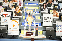 Basketball, Basketball Austria Cup 2020/21, Finale, Oberwart Gunners, Gmunden Swans, Cuptrophäe