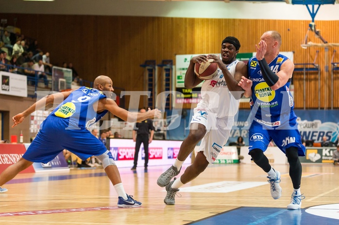 Basketball, CUP 2017 , 1/2 Finale, Oberwart Gunners, Gmunden Swans, Cedric Kuakumensah (5)