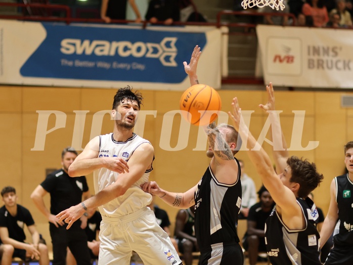 Basketball Zweite Liga 2023/24, Grunddurchgang 13.Runde Raiders Tirol vs. BBU Salzburg
