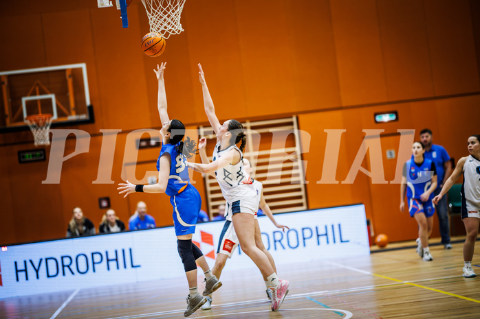 Basketball, Win2Day Basketball Damen Superliga 2024/25, Supercup 5. Runde, Vienna Timberwolves, DBB Wels, Valerie Voithofer (31), Larissa Serban (31)