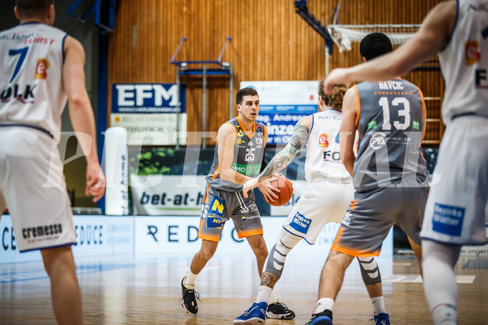 Basketball, bet-at-home Basketball Superliga 2021/22, Grunddurchgang Runde 16, Oberwart Gunners, Klosterneuburg Dukes, Kostas Oikonomopoulos (25)