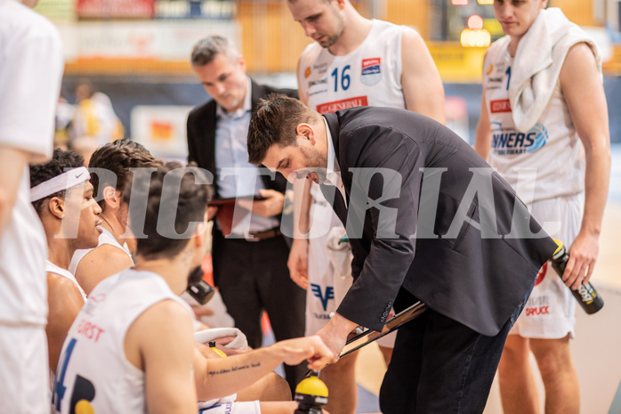 Basketball, Basketball Superliga 2022/23, 1. Platzierungsrunde, Oberwart Gunners, Gmunden Swans, Horst Leitner (Coach)