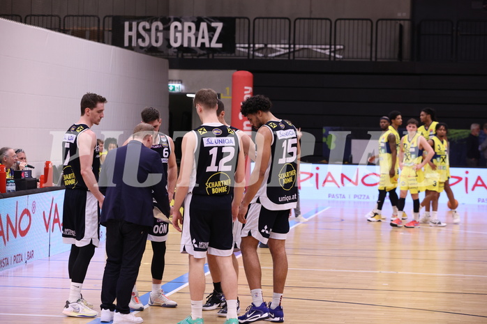 08.03.2024, Graz, Raiffeisen Sportpark Graz, Basketball Superliga 2023/24, 2.Platzierungsrunde, UBSC Raiffeisen Graz - OCS Swans Gmunden