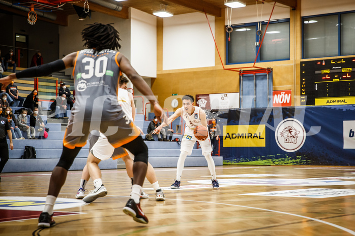 Basketball, bet-at-home Basketball Superliga 2021/22, Grunddurchgang18.Runde, Traiskirchen Lions, Klosterneuburg Dukes, Lukas Hahn (9)