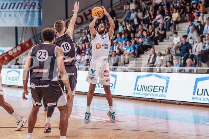 Basketball, Basketball Superliga 2023/24, Grundduchgang Runde 4., Oberwart Gunners, Kapfenberg Bulls, Daniel Grgic (18), Kris Monroe (13)