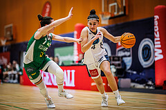 Basketball, Win2Day Basketball Damen Superliga 2023/24, Grunddurchgang 8.Runde, Vienna Timberwolves, UBI Graz, Simone Schwarzinger (7), Magdalena Schmidt (4)