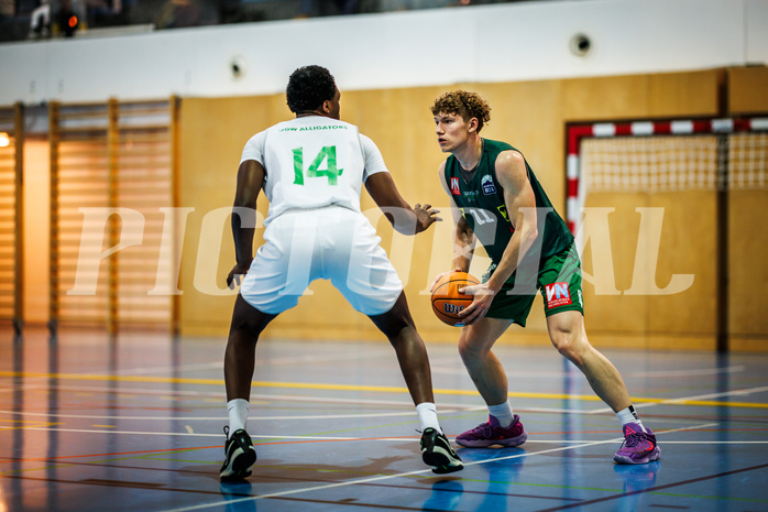 Basketball, Basketball Zweite Liga 2024/25, Grunddurchgang 7.Runde, UDW Alligators, Dornbirn Lions, Kingsley Fobi (14), Laurynas Vitosis (11)