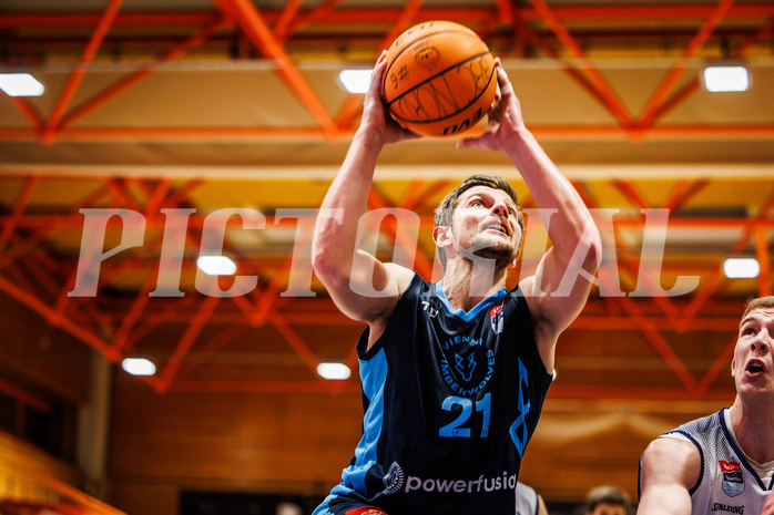 Basketball, win2day Basketball Superliga 2023/224, Grunddurchgang Runde 18, BBC Nord Dragonz, Oberwart Gunners, Moritz Lanegger (21)