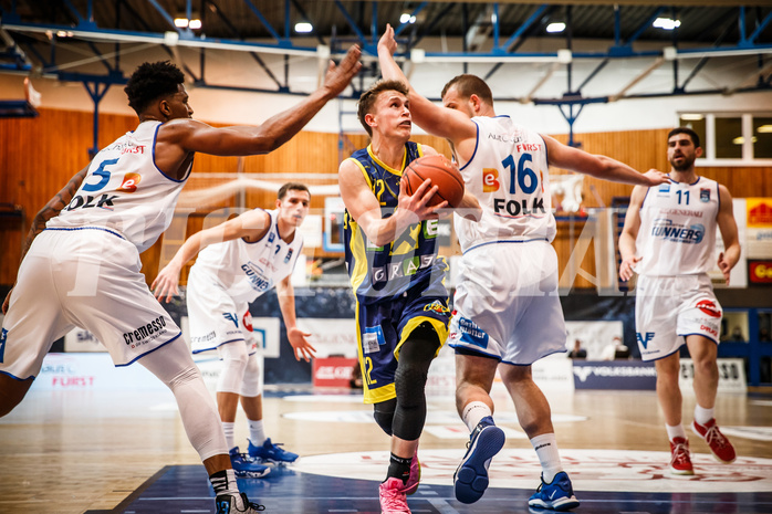 Basketball, bet-at-home Basketball Superliga 2021/22, Grunddurchgang Runde 12, Oberwart Gunners, UBSC Graz, Lukas Simoner (12)