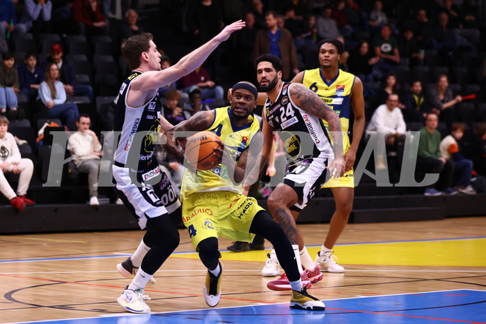 08.03.2024, Graz, Raiffeisen Sportpark Graz, Basketball Superliga 2023/24, 2.Platzierungsrunde, UBSC Raiffeisen Graz - OCS Swans Gmunden