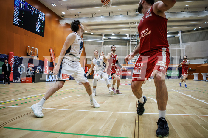 Basketball, Win2Day Superliga 2023/24, Grunddurchgang 17.Runde, Vienna Timberwolves, BC Vienna, Paul Rotter (6), Jozo Rados (3)