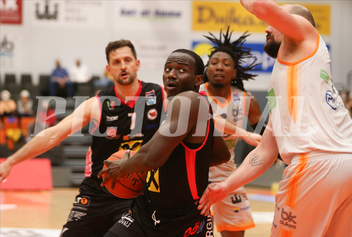 Basketball Superliga 2021/22, 3.Qualifikationsrunde Klosterneuburg Dukes vs. Flyers Wels