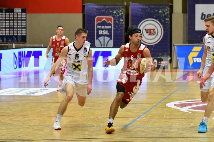 Basketball Superliga 2020/21, Grunddurchgang 8. Runde Flyers Wels vs. BC Vienna, Gavrilo Tepic (5),Alex Robinson (8),

