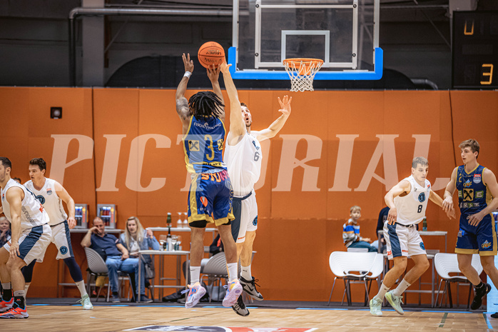 Basketball, Win2Day Superliga 2022/23, Grunddurchgang 2.Runde, Vienna D.C. Timberwolves, UBSC Raiffeisen Graz, Zachery Deshon Cooks (3), Nemanja Nikolic (6)