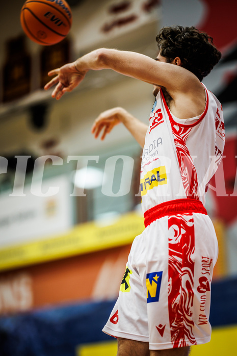 Basketball, Win2Day Superliga 2024/25, Grunddurchgang 4.Runde, Traiskirchen Lions, St. Pölten, Aleksej Kostic (6)