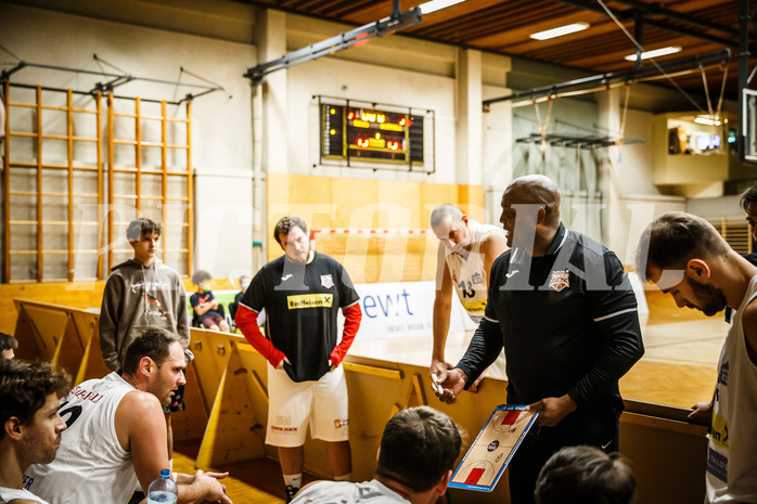 Basketball, Basketball Zweite Liga, Grunddurchgang 9.Runde, Mattersburg Rocks, Mistelbach Mustangs, James WILLIAMS (Headcoach) Basketball, Basketball Zweite Liga, Grunddurchgang 9.Runde, Mattersburg Rocks, Mistelbach Mustangs, James WILLIAMS (Headcoach)