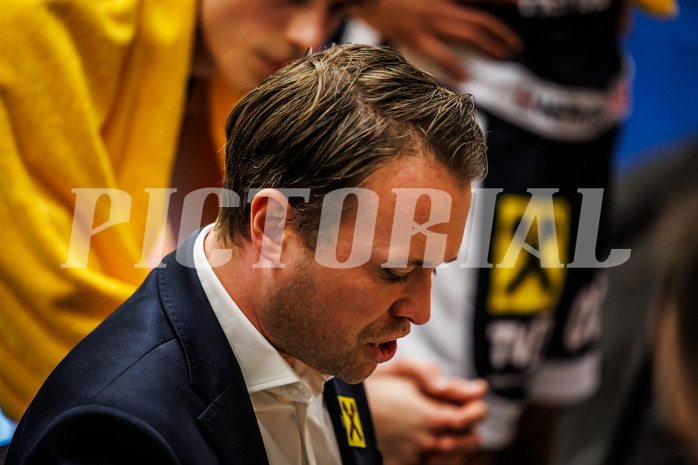 Basketball, win2day Basketball Superliga 2024/25, Grunddurchgang 9.Runde, Traiskirchen Lions, Gmunden Swans, Thomas Crab (Head Coach)