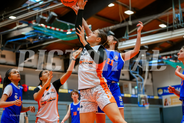 15.12.2024 Österreichischer Basketballverband 2024/25, SLWU19 Basket Duchess vs. BBU Salzburg