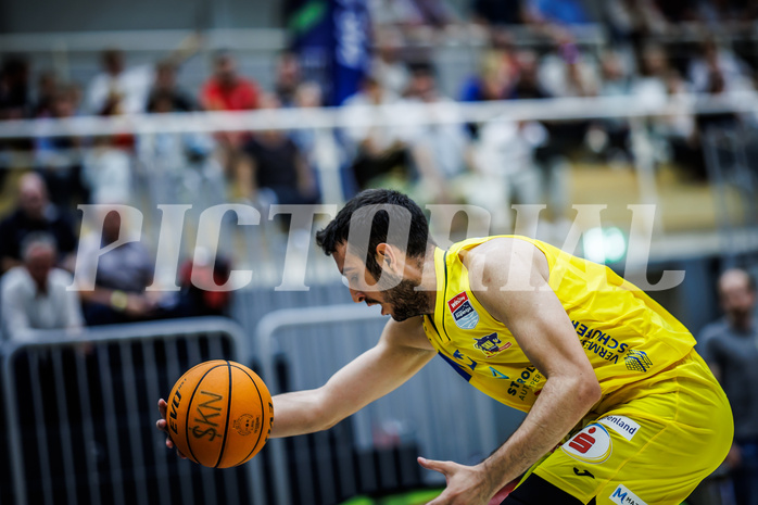 Basketball, Win2Day Superliga 2023/24, Grunddurchgang 4.Runde, SKN St. Pölten, Gmunden Swans, Akkan Atasoy (11)