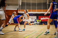 Basketball, Win2Day Basketball Damen Superliga 2023/24, Grunddurchgang 3.Runde, Basket Flames, UBSC Graz, Isabelle Fleischanderl (7), Simona Kuzma (4), Lea Camporese (9)