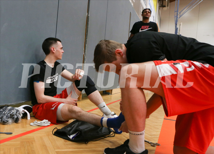 Basketball Nationalteam MU19 2022, Kadersichtung  vs. 


