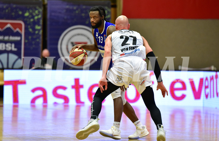 Basketball Superliga 2020/21, Grunddurchgang 13. Runde Flyers Wels vs. Oberwart, Quincy Diggs (13), Christian Von Fintel (27),