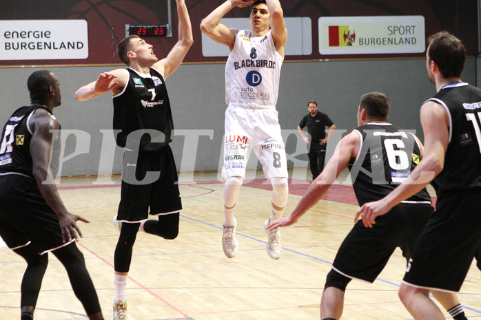 Basketball 2.Bundesliga 2020/21  Halbfinale Spiel 1  Jennersdorf Blackbirds vs RAIDERS Tirol