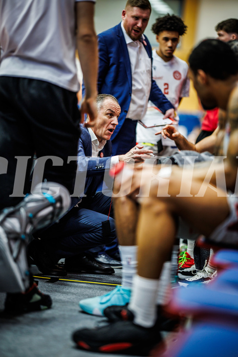 Basketball, Basketball Austria CUP 2023/24, Finale, Traiskirchen Lions, Flyers Wels, Radomir Mijanovic (Head Coach)