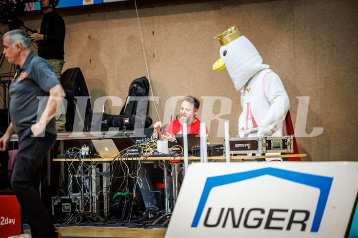 Basketball, Basketball Austria Cup 2022/23, Damen Finale, UBI Graz, BK Raiffeisen Duchess, #mascot