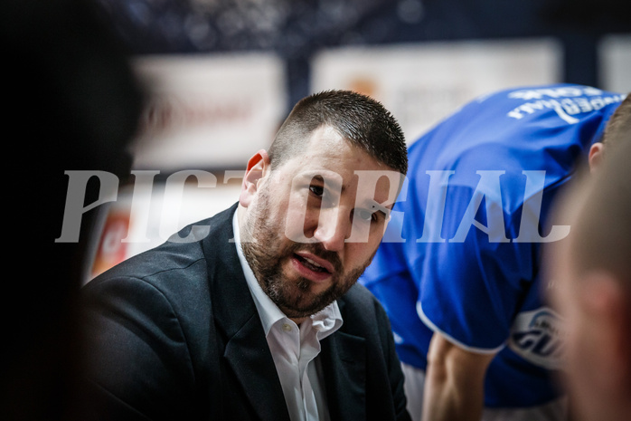 Basketball, bet-at-home Basketball Superliga 2021/22, Grunddurchgang Runde 14, Oberwart Gunners, Vienna D.C. Timberwolves, Horst Leitner (Coach) Basketball, bet-at-home Basketball Superliga 2021/22, Grunddurchgang Runde 14, Oberwart Gunners, Vienna D.C. Timberwolves, Horst Leitner (Coach)