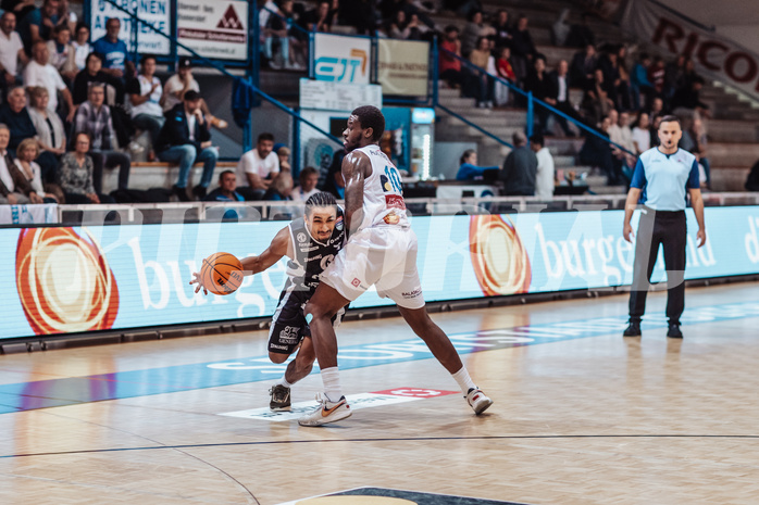 Basketball, Basketball Superliga 2023/24, Grundduchgang Runde 4., Oberwart Gunners, Kapfenberg Bulls, Noah Baumann (4), Shaquille Rombley (5)