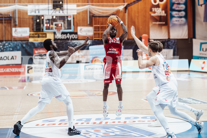 Basketball, Basketball Superliga 2023/24, Gunddurchgang 7. Runde, Oberwart Gunners, BC Vienna, Trevion Lamar (10), Demarkus Stuckey Jr. (42)